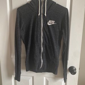 Women’s Nike lite weight zip hoodie med